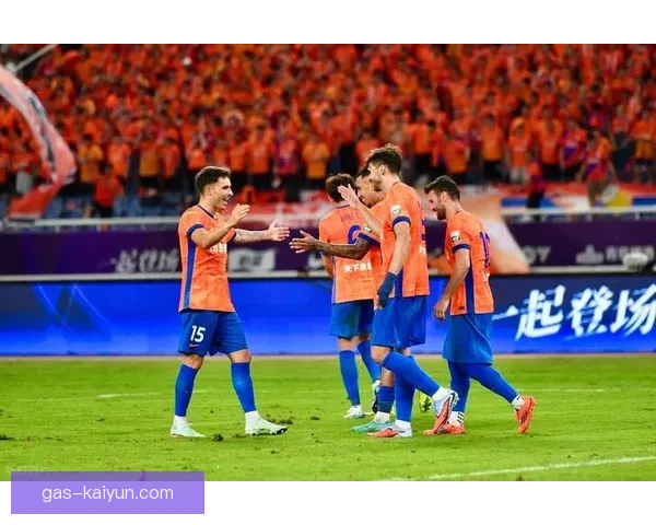 中超球员风采展现团队精神与足球巨星魅力，表现亮眼。