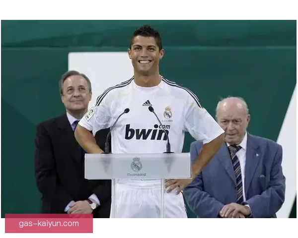 瓦拉内近日谈及皇马时期，回忆起过往显著贡献与成长历程。