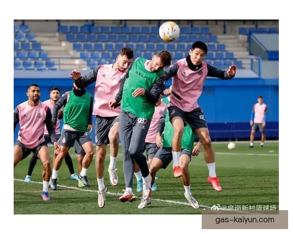 西班牙加维伤病恢复，状态回暖备受关注