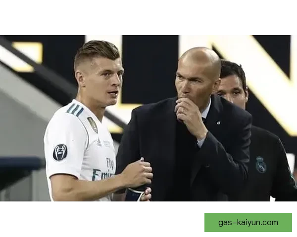 克罗斯职业轨迹分析：从拜仁到皇家马德里，展现稳定表现与技术发展