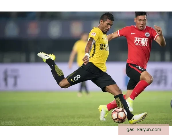 保利尼奥中场风格分析：表现稳健，助力球队竞争力增强